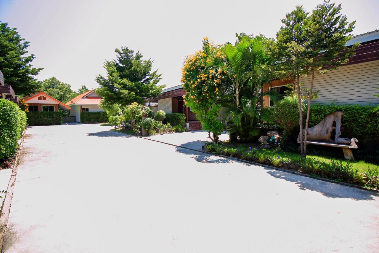 Oyo 354 Ton Hom Resort & Villa HHQ Exterior foto